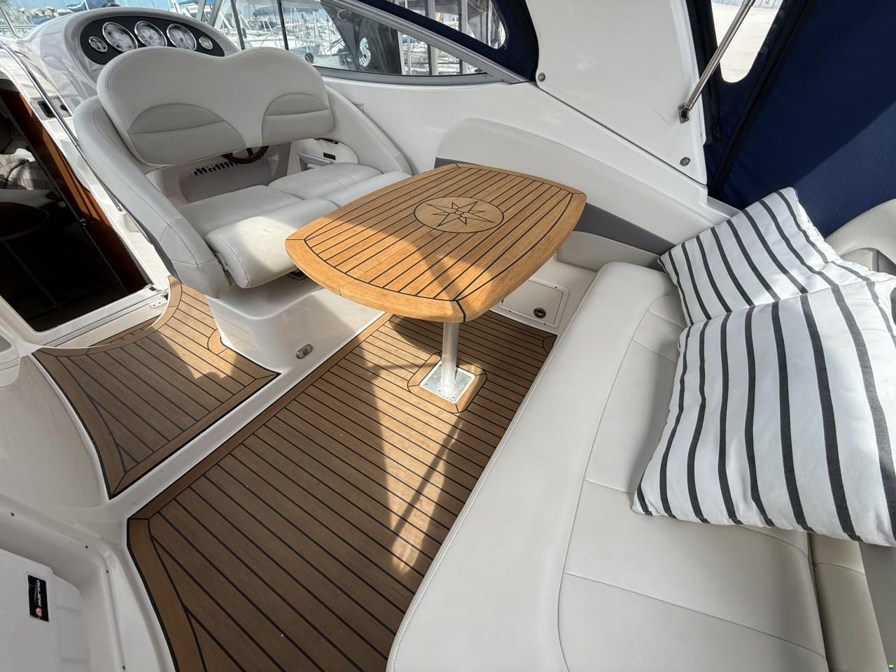 Chaparral 270 Signature