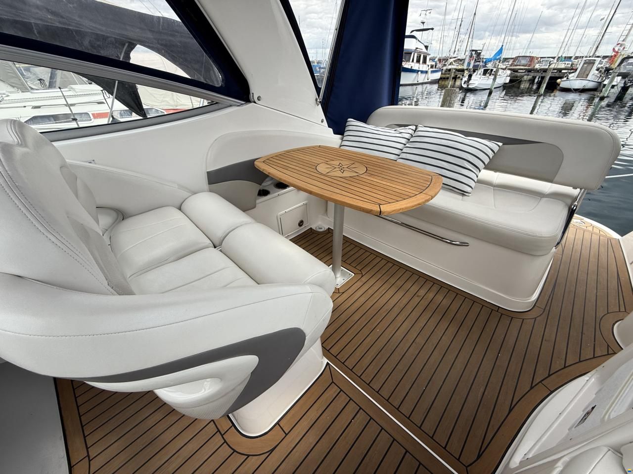 Chaparral 270 Signature