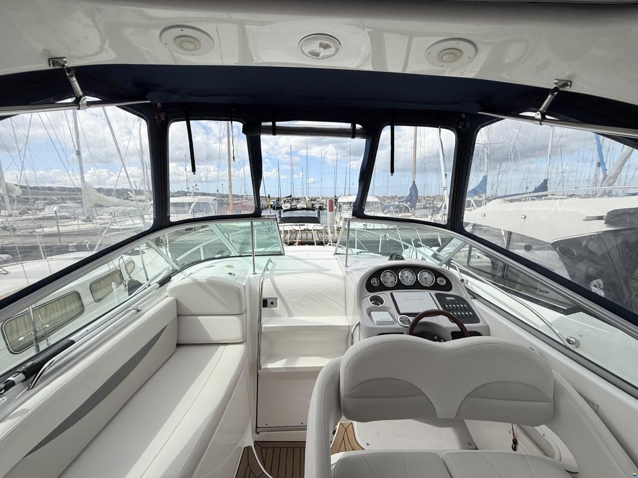 Chaparral 270 Signature