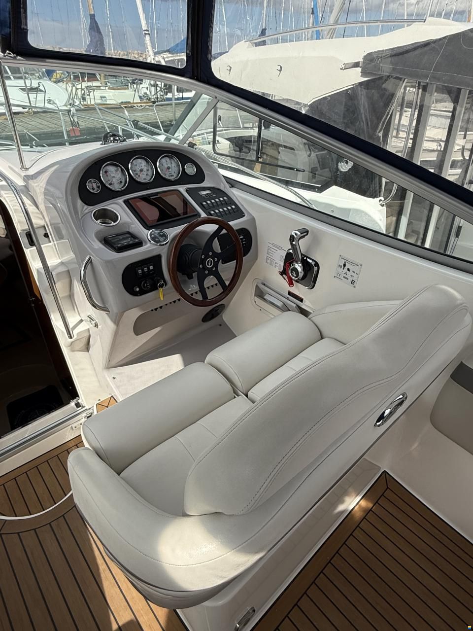 Chaparral 270 Signature