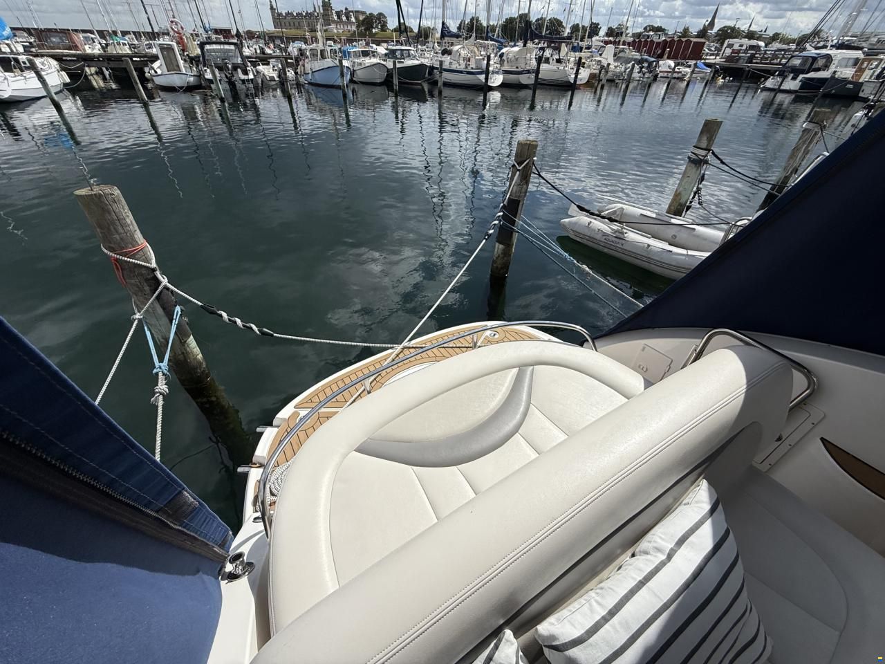 Chaparral 270 Signature