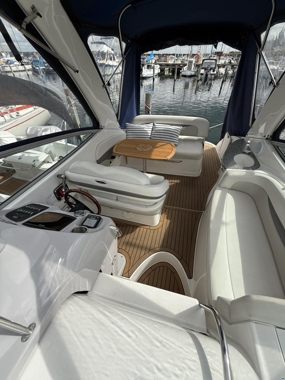 Chaparral 270 Signature
