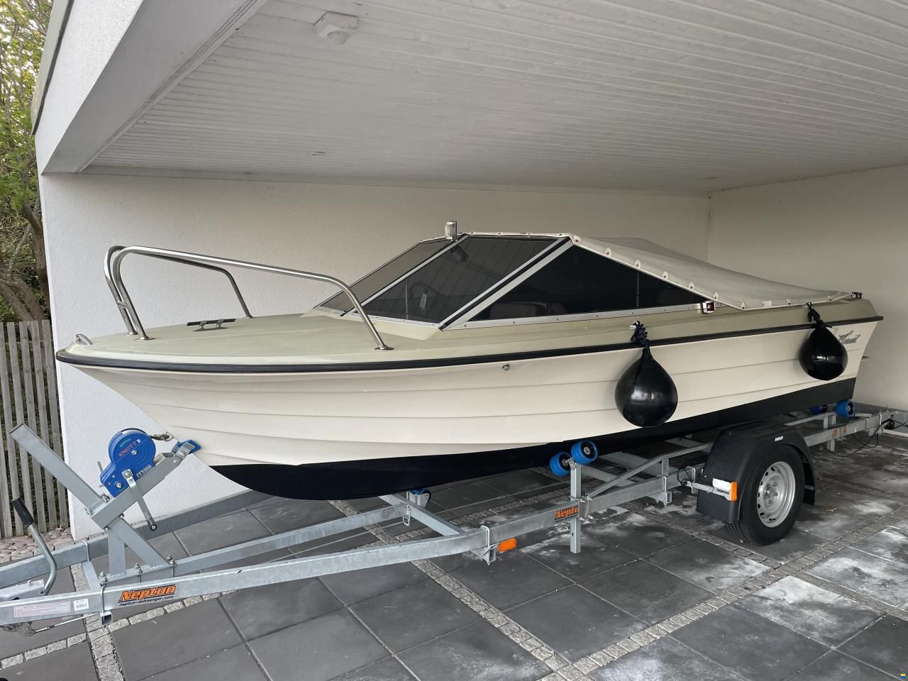 Coronet 17 Runabout