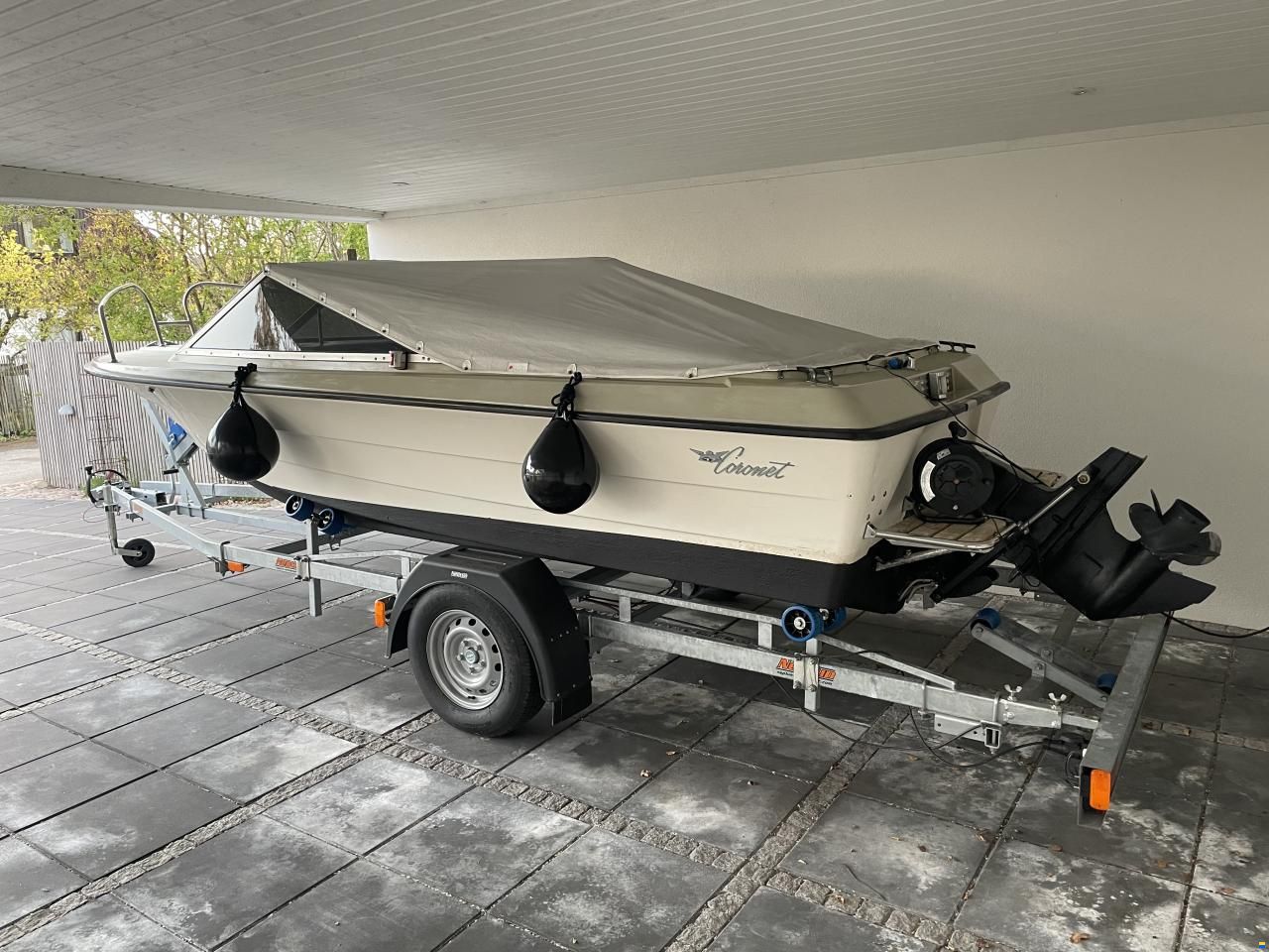 Coronet 17 Runabout