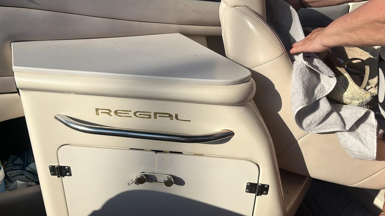 Regal 2150 LSC