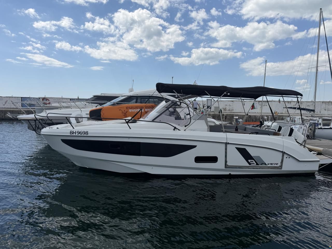 Beneteau Fleyr 9 Sundeck