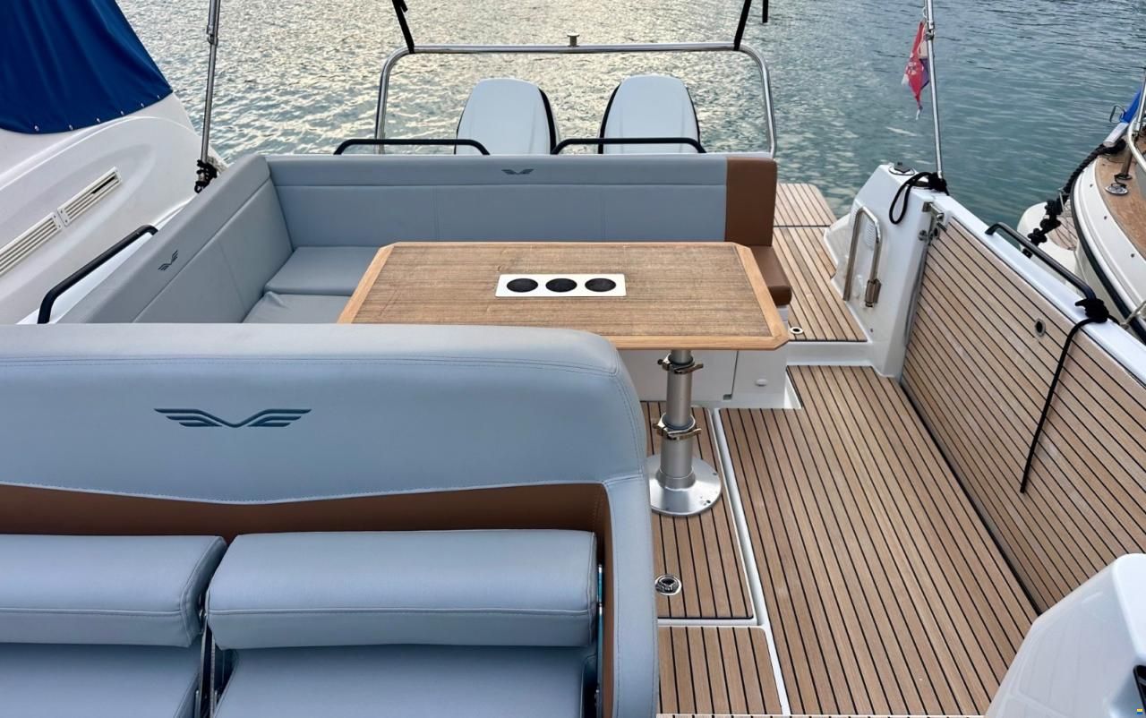 Beneteau Fleyr 9 Sundeck