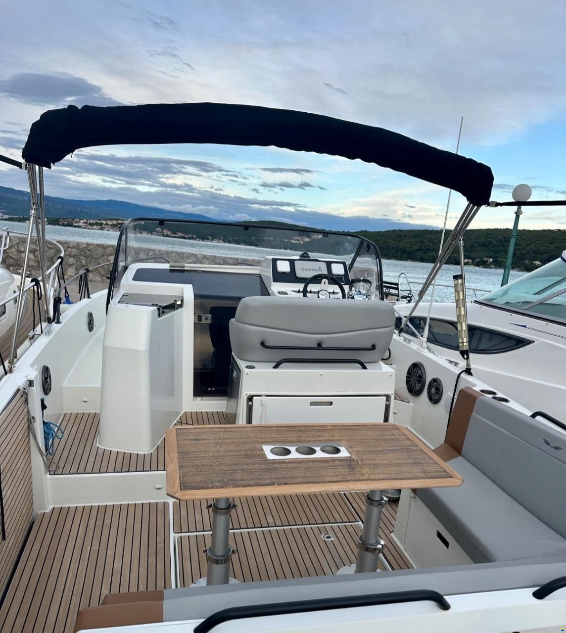 Beneteau Fleyr 9 Sundeck