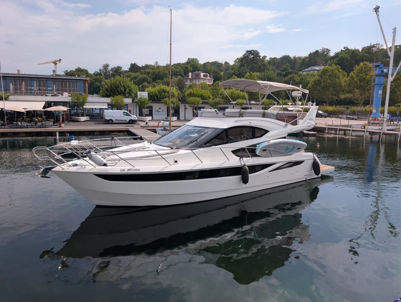 Galeon 420 fly