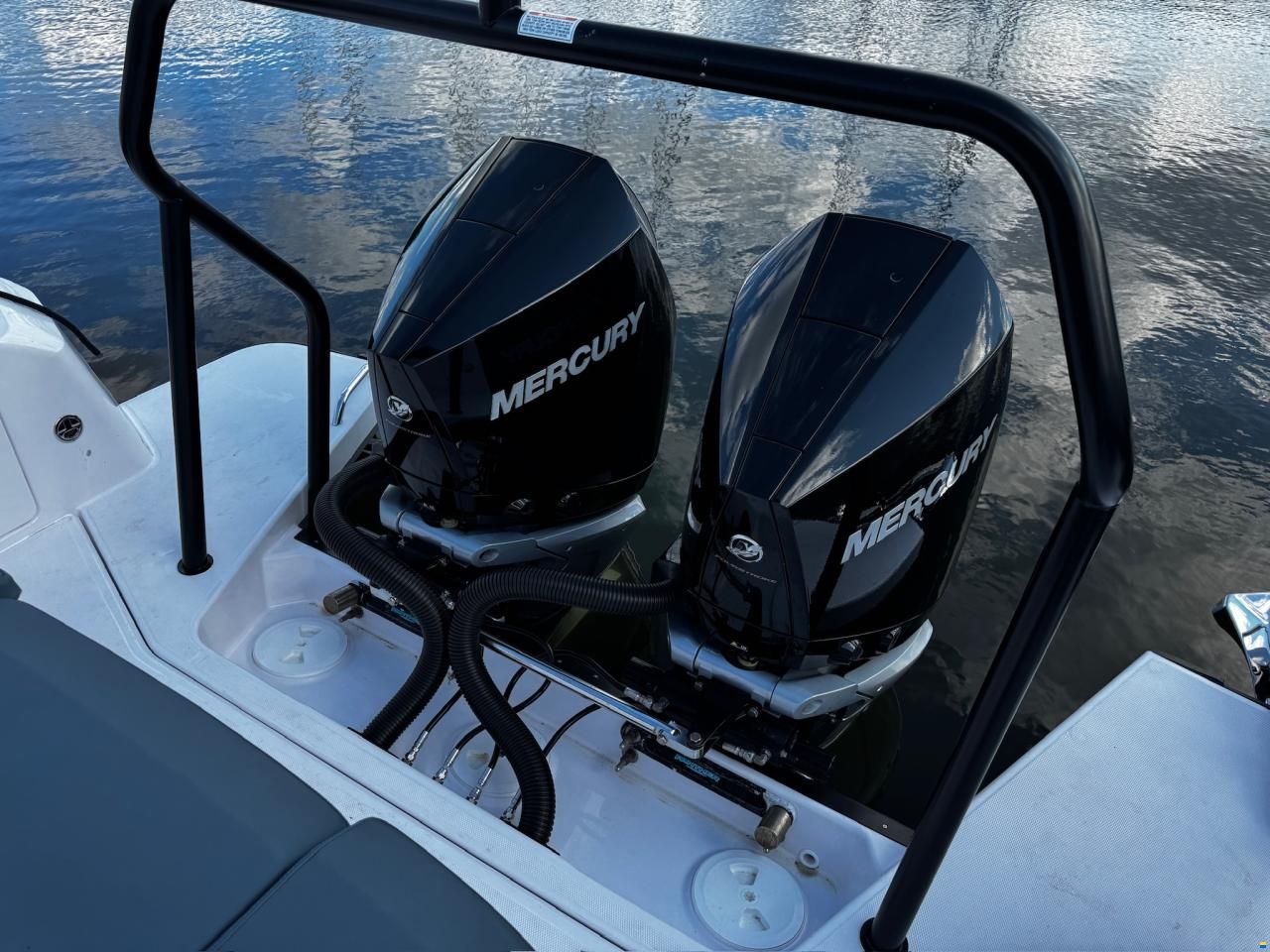 Axopar 37 XC Cross Cabin