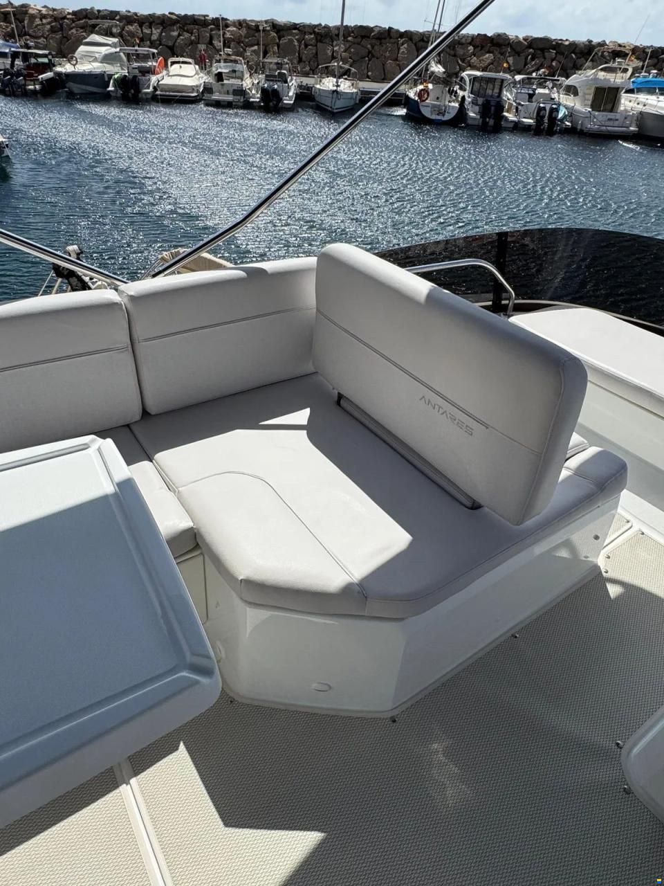 Beneteau Antares 12 Fly