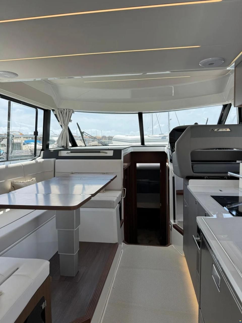 Beneteau Antares 12 Fly