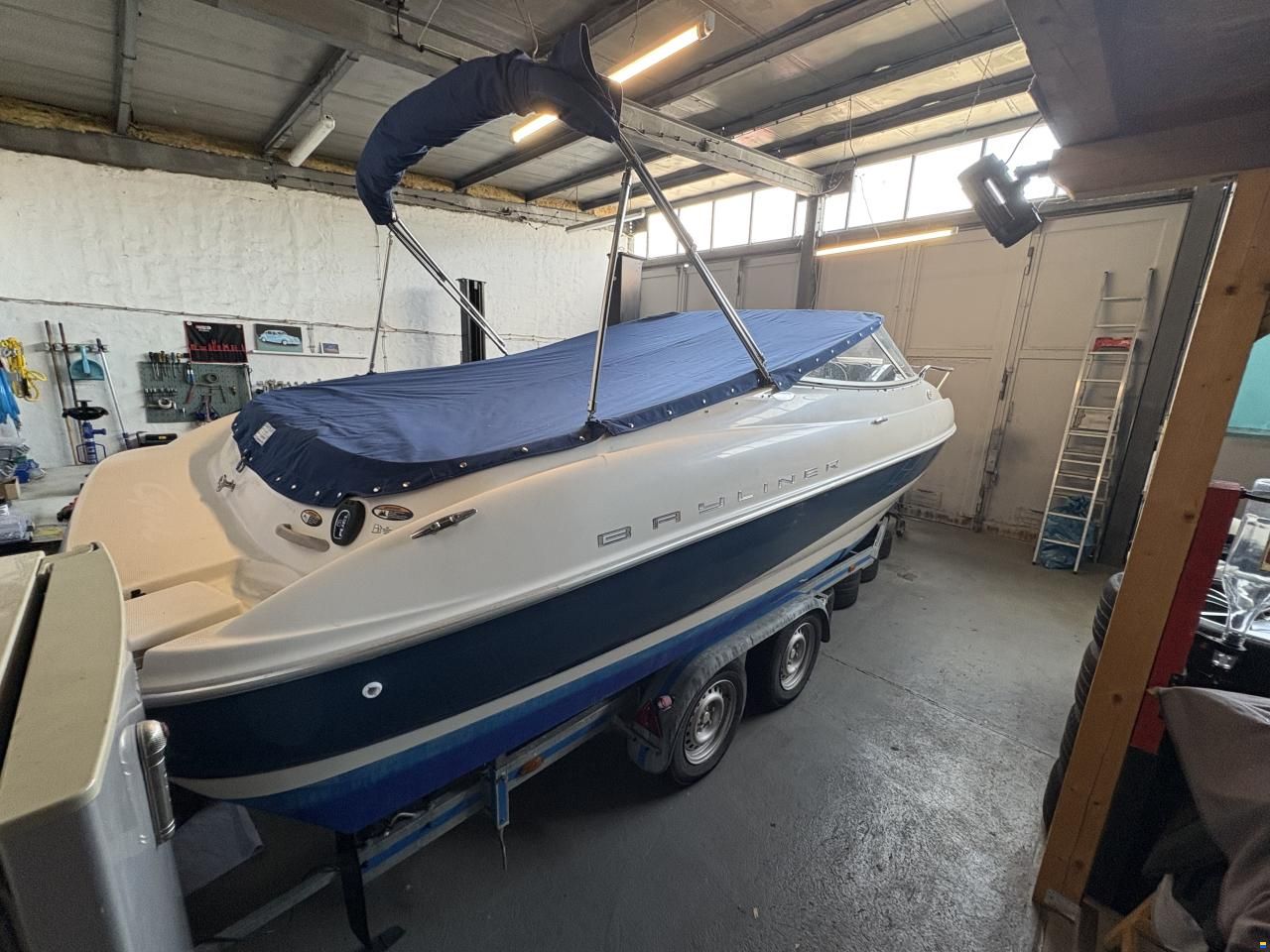 Bayliner 212 Capri