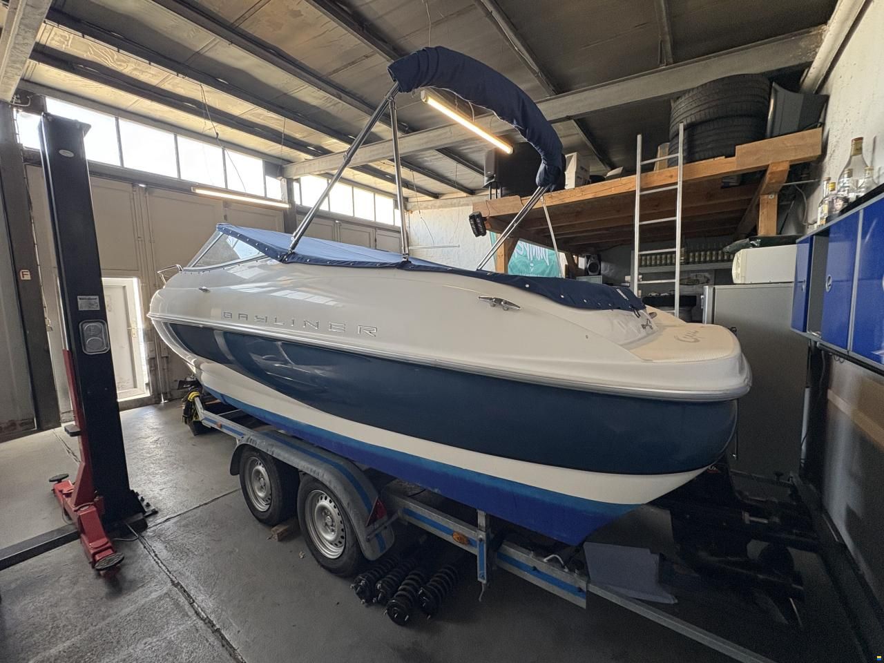 Bayliner 212 Capri