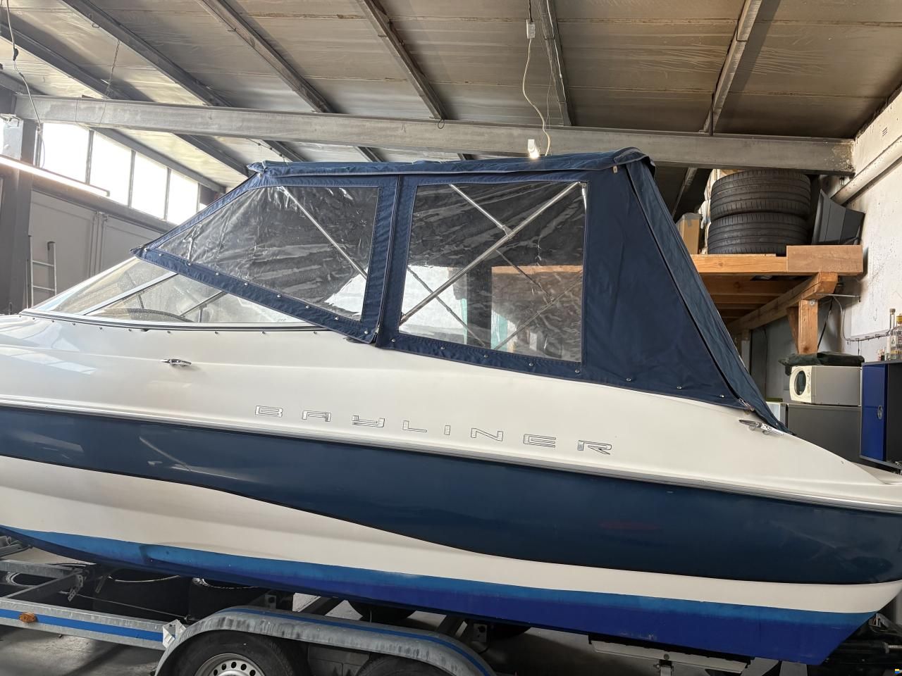 Bayliner 212 Capri