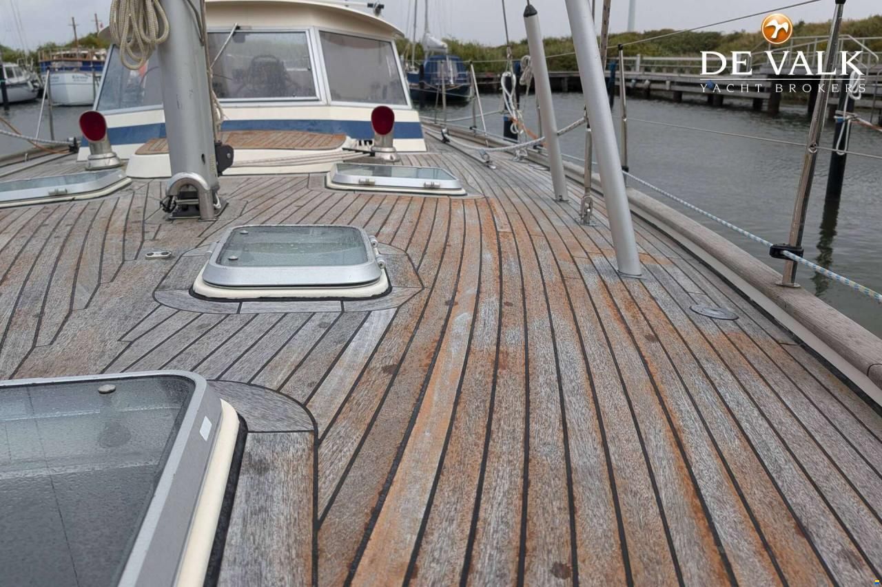 Hallberg-Rassy 42 E