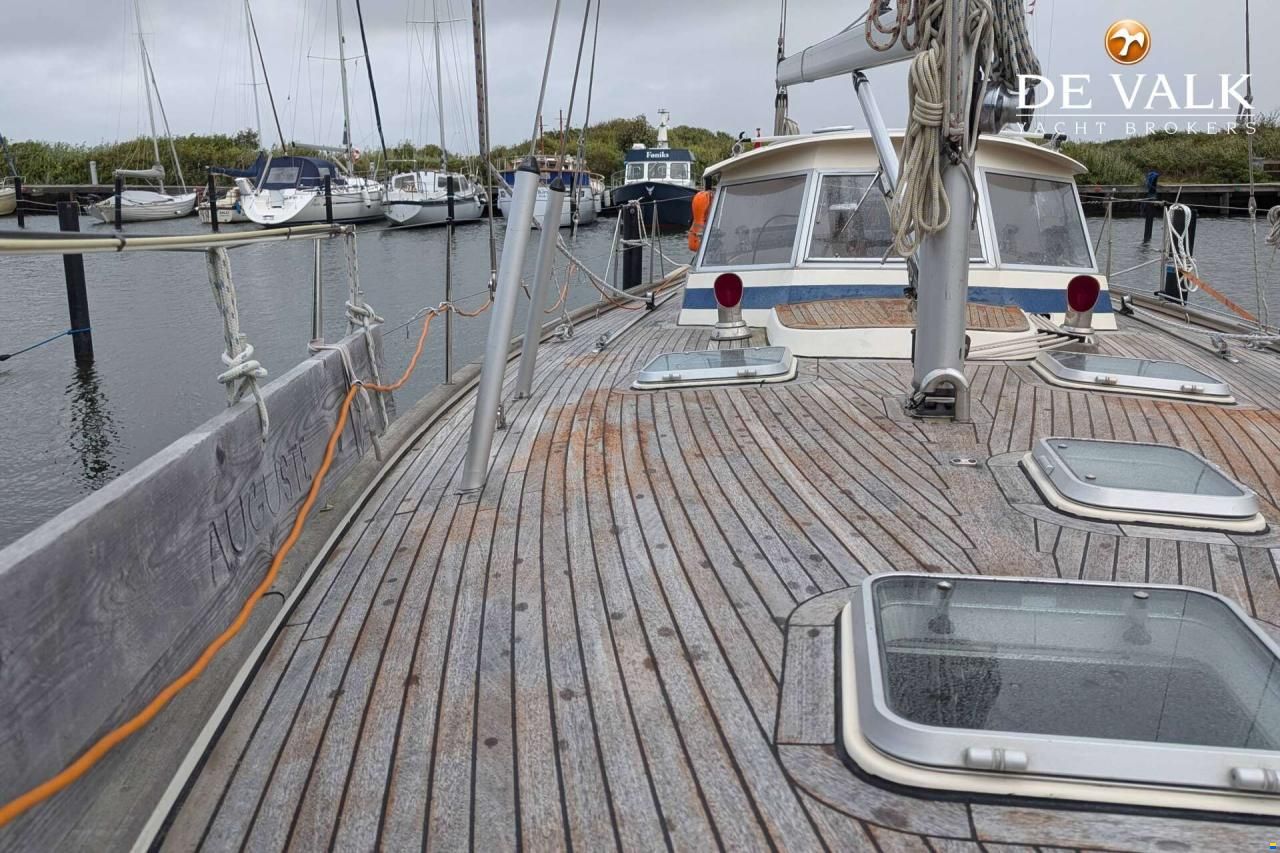 Hallberg-Rassy 42 E