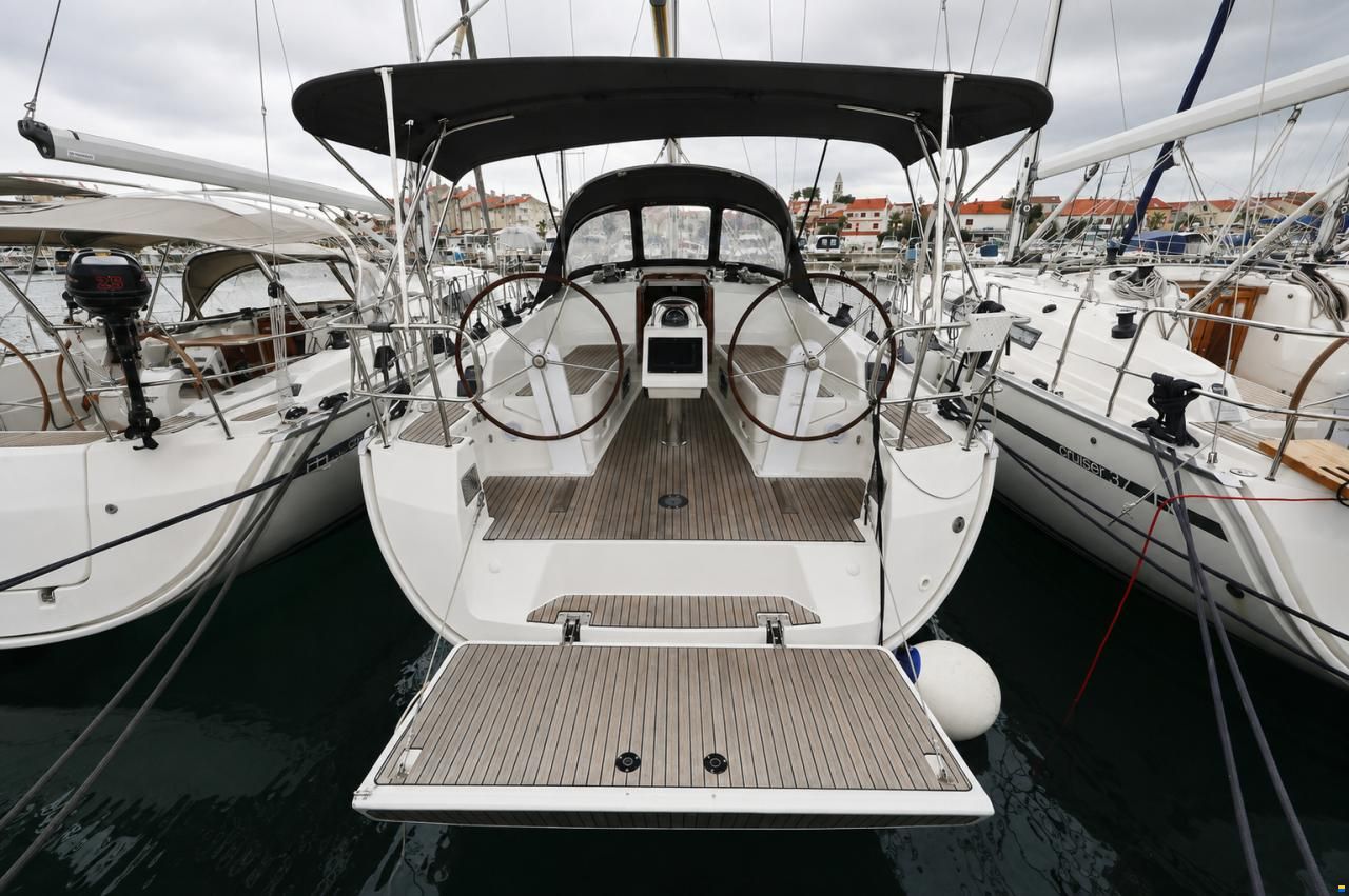 Bavaria Cruiser 37