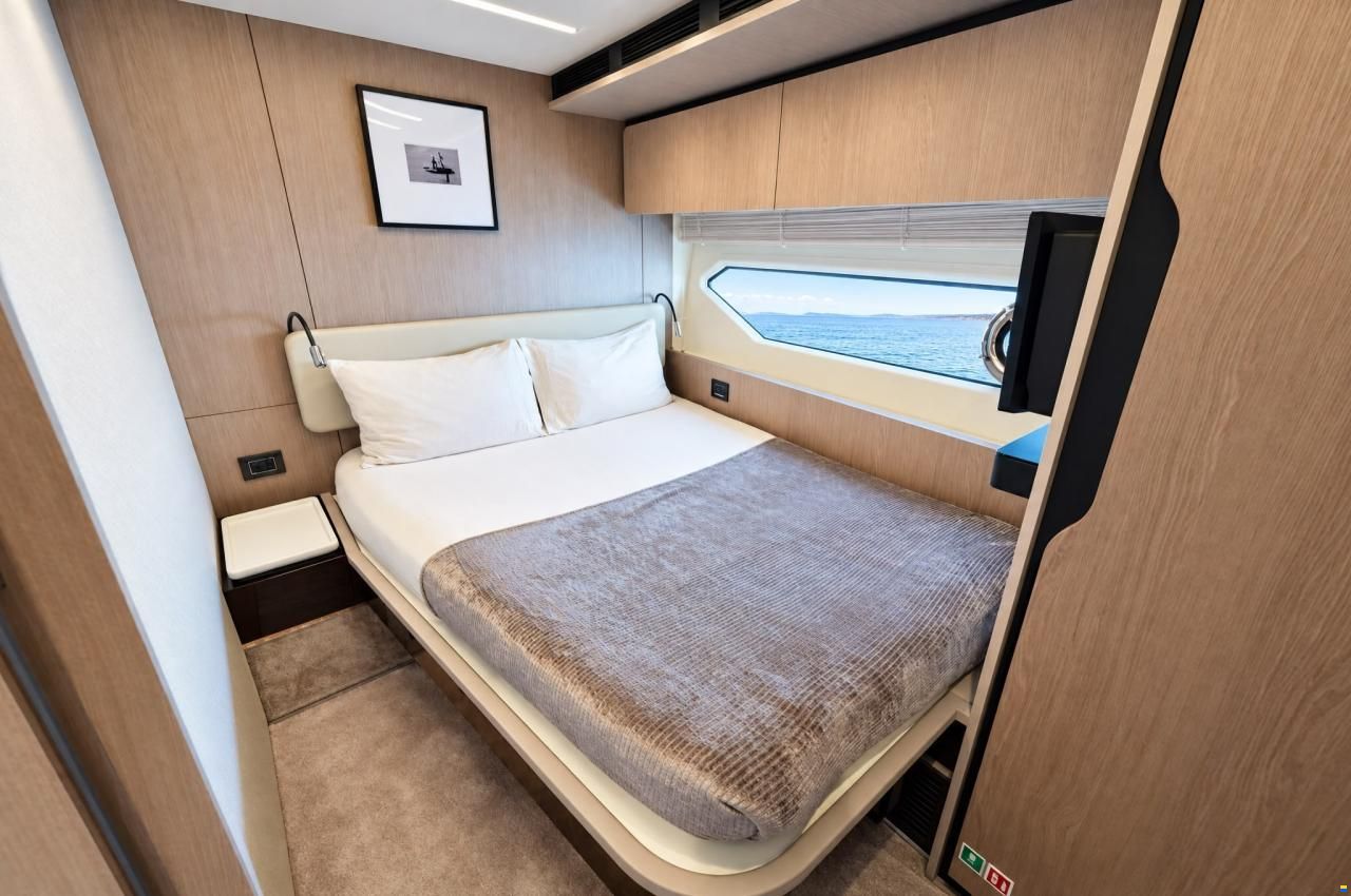 Azimut 72