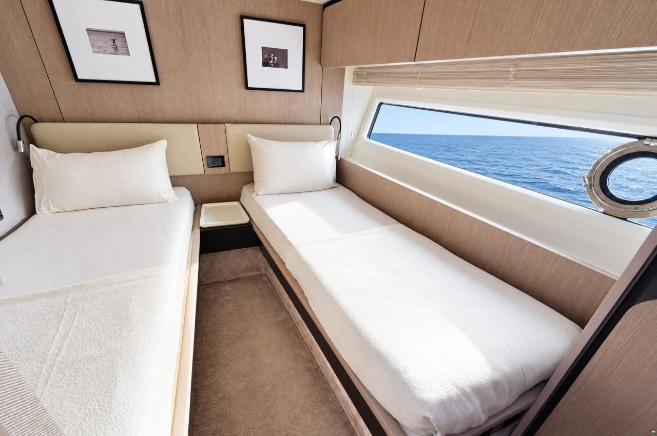 Azimut 72