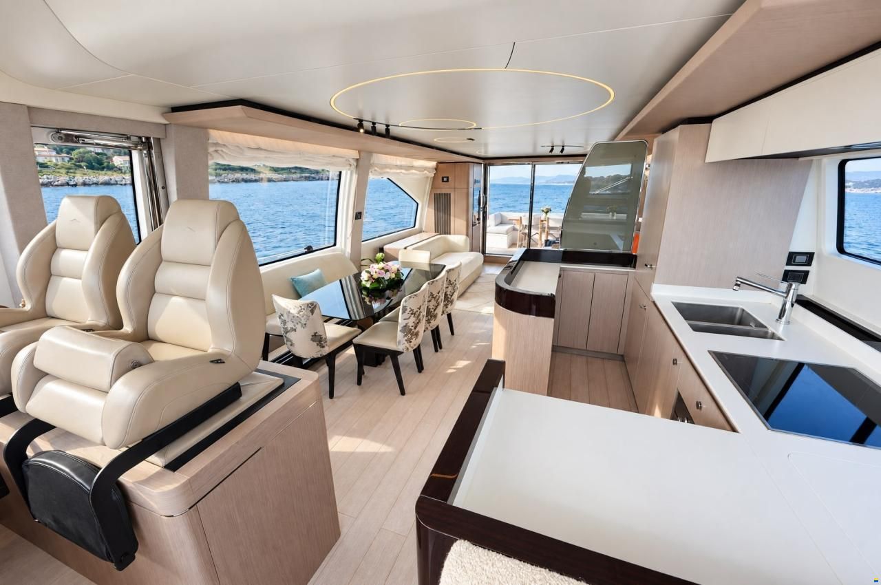 Azimut 72
