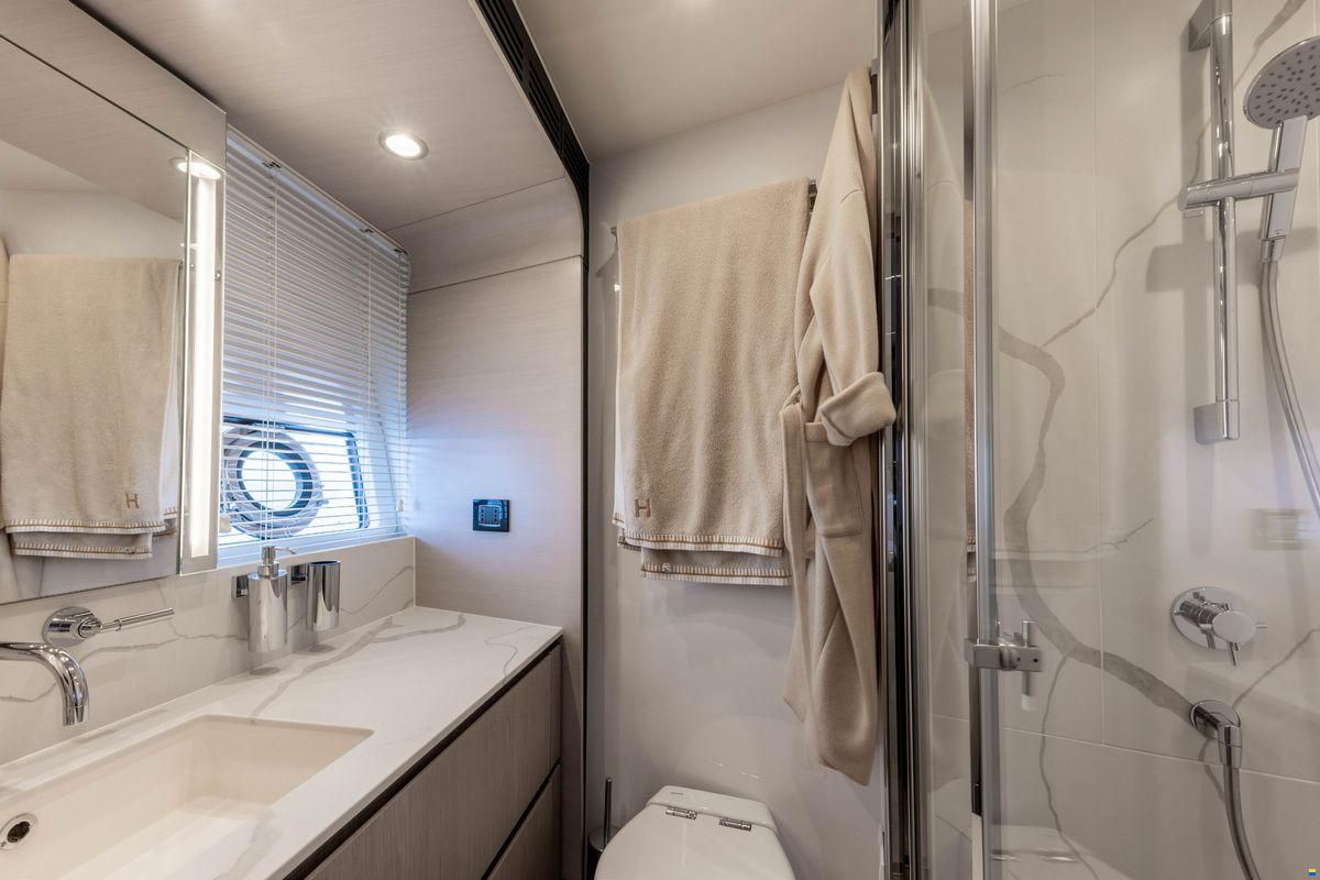 Azimut 72