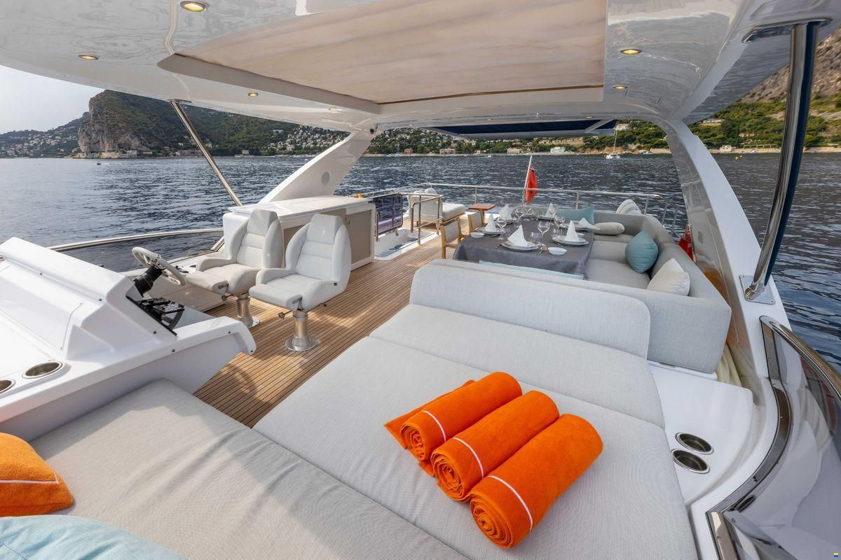 Azimut 72