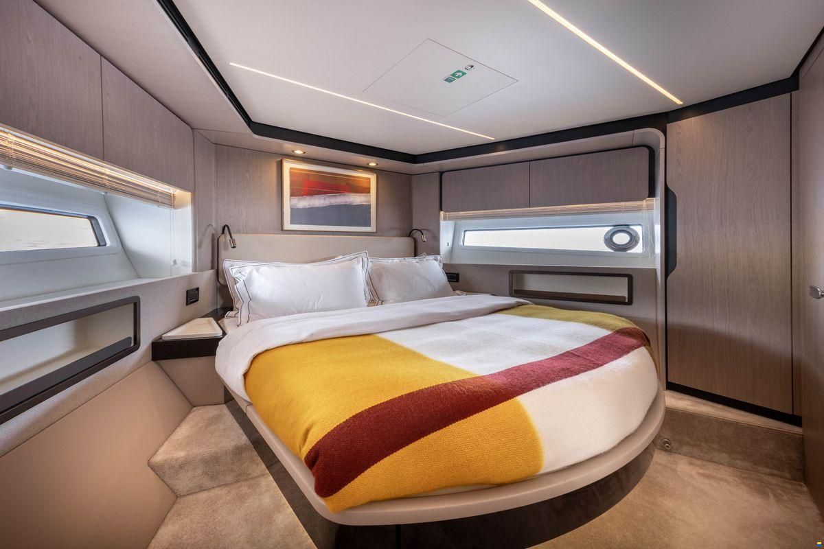 Azimut 72