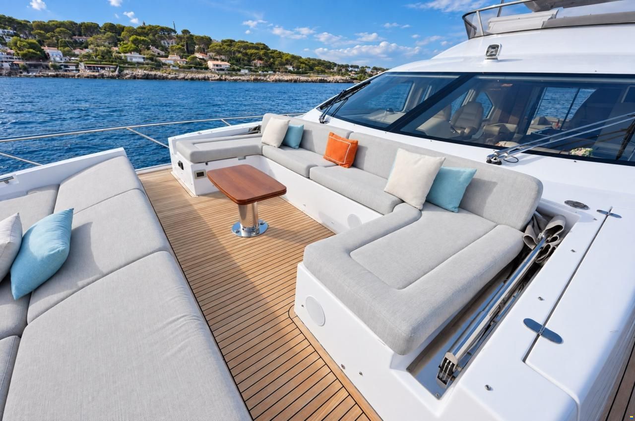 Azimut 72