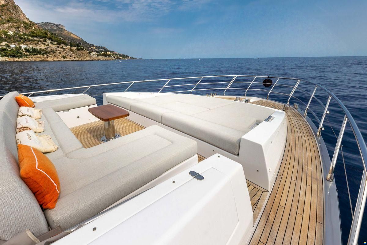 Azimut 72