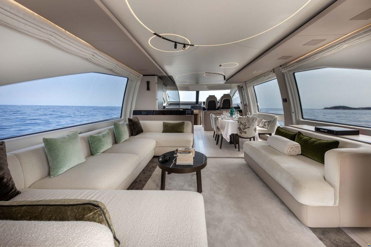 Azimut 72