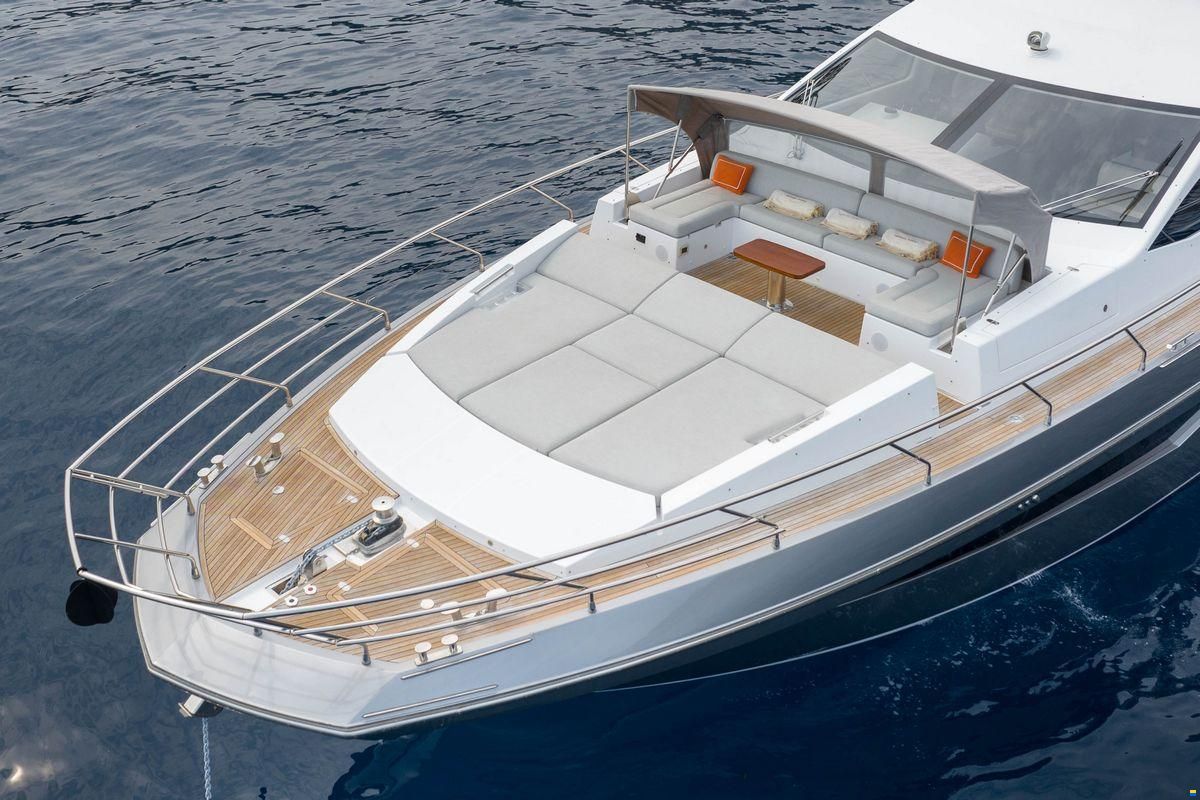Azimut 72