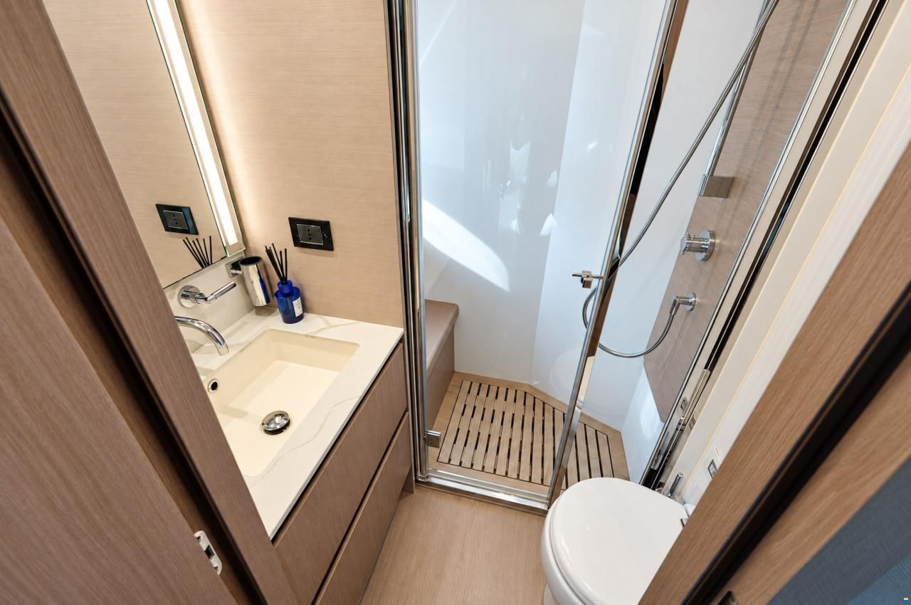 Azimut 72