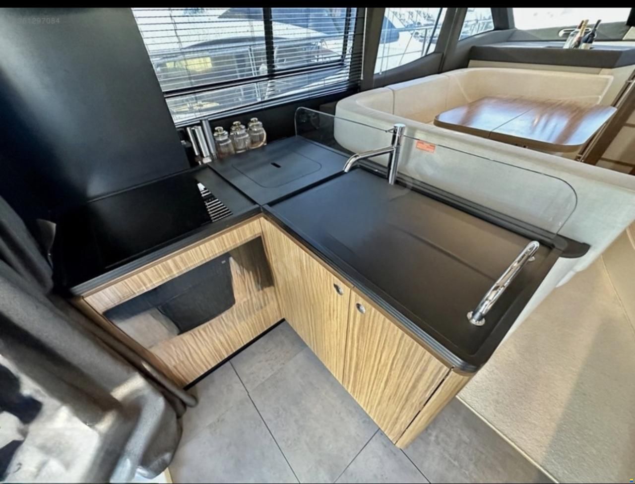Azimut Grande 25