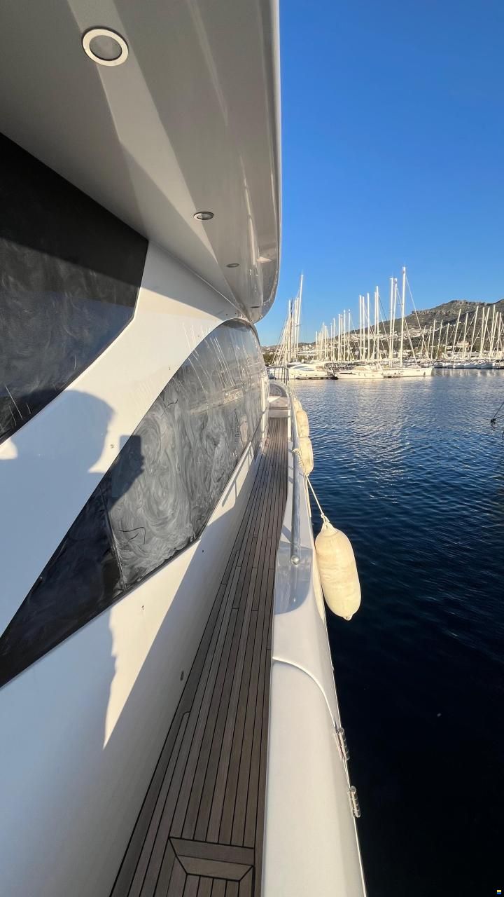 Azimut Grande 25