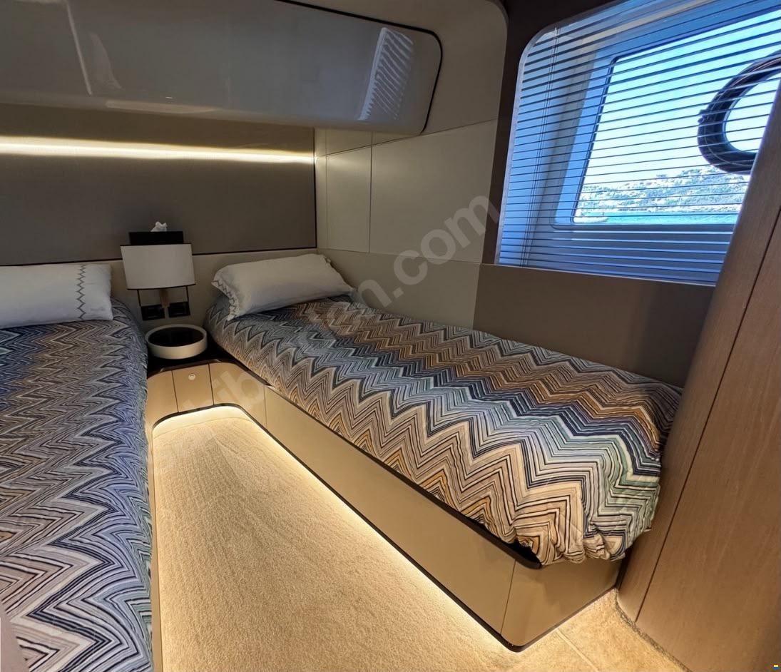 Azimut Grande 25