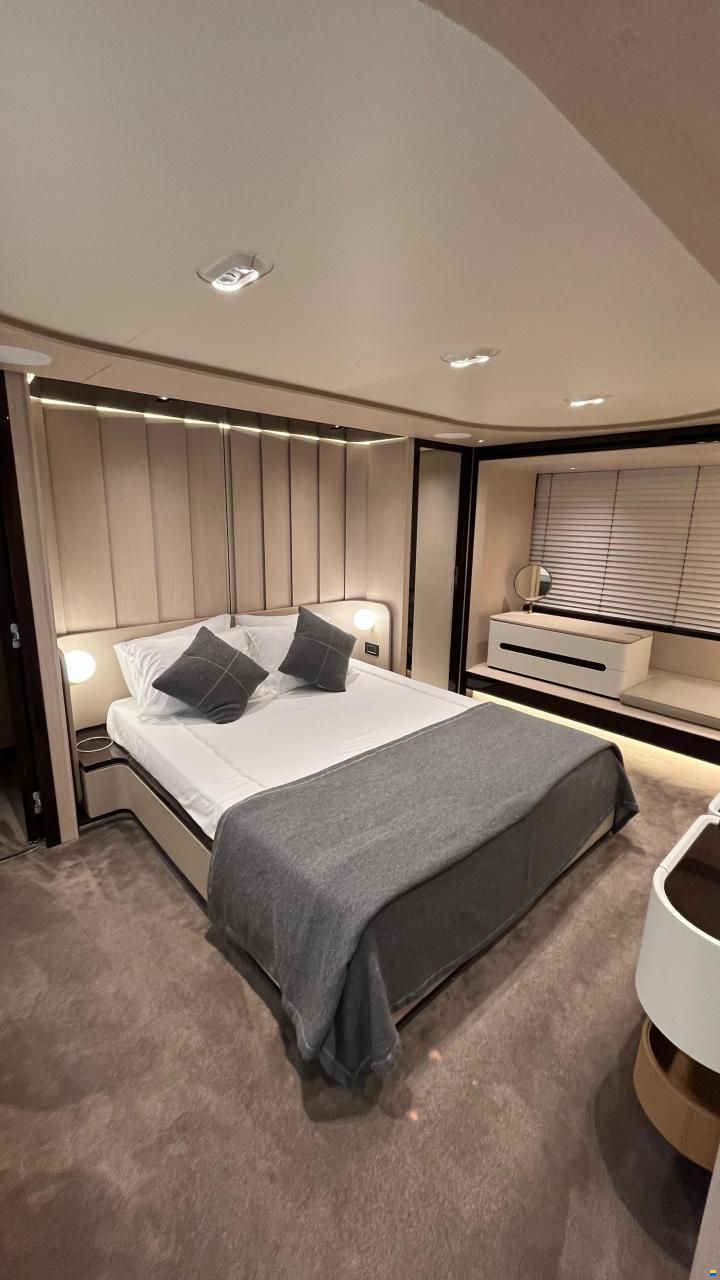 Azimut Grande 25