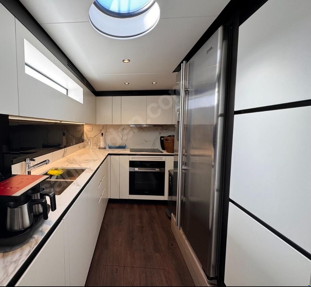 Azimut Grande 25