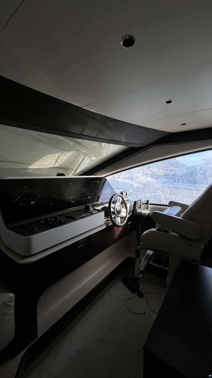 Azimut Grande 25
