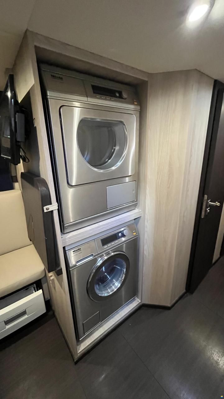 Azimut Grande 25