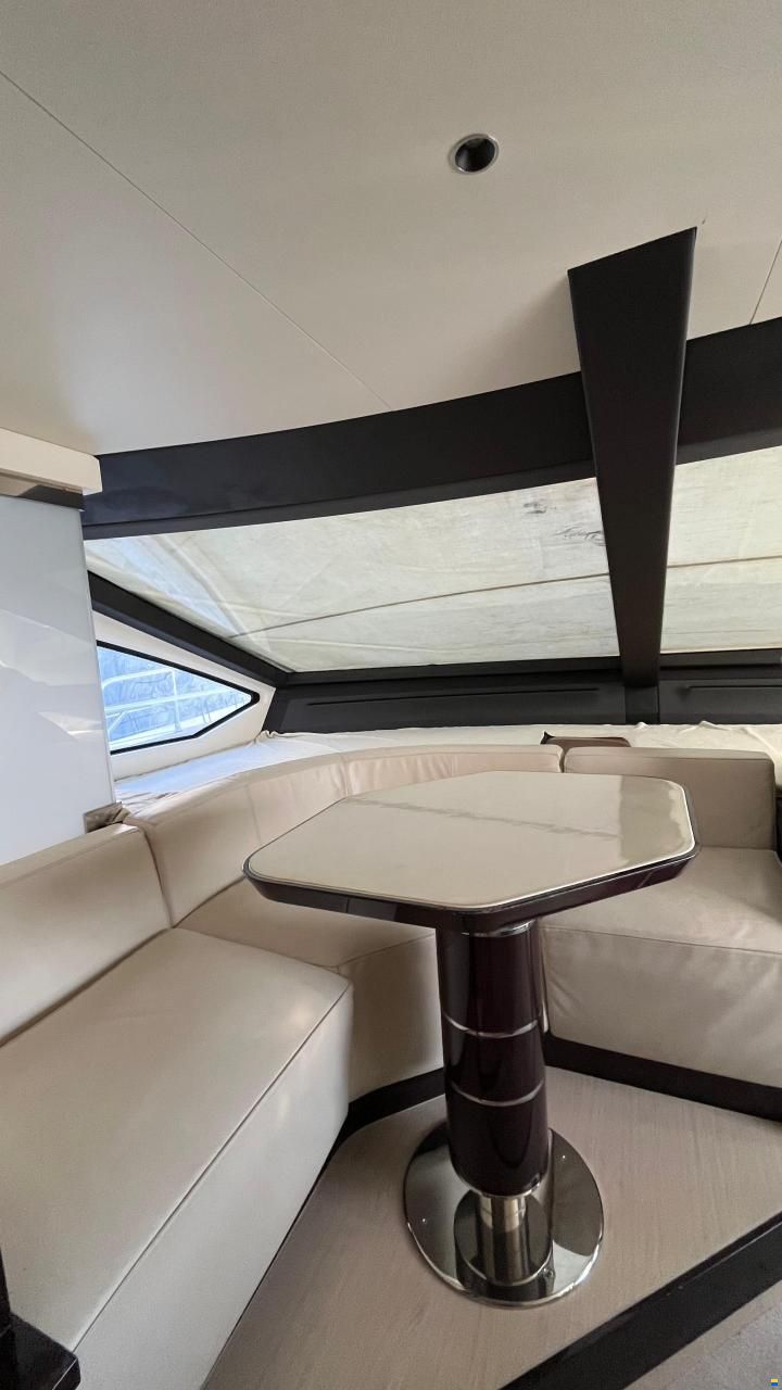 Azimut Grande 25