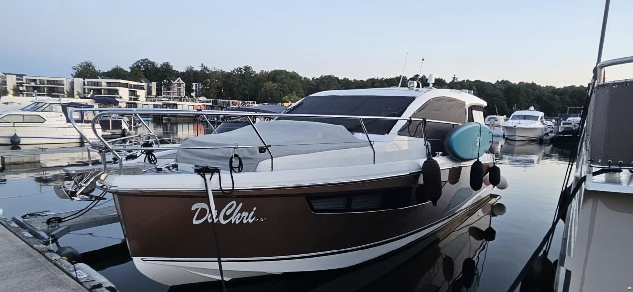 Sealine C330