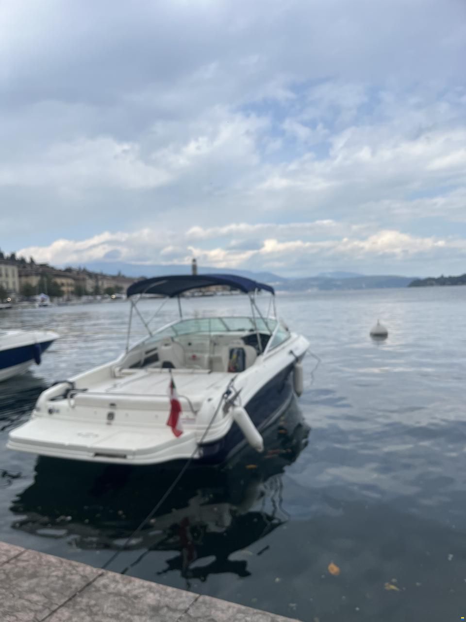 Sea Ray 220 SSE