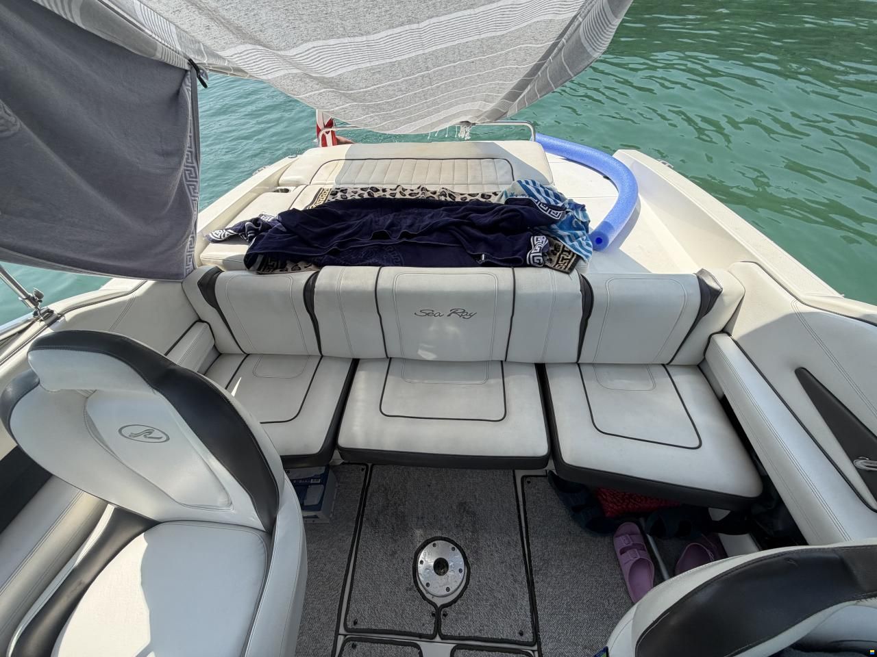 Sea Ray 220 SSE