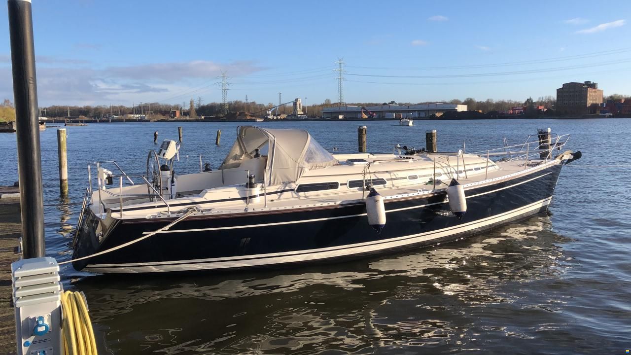 Hanse 371