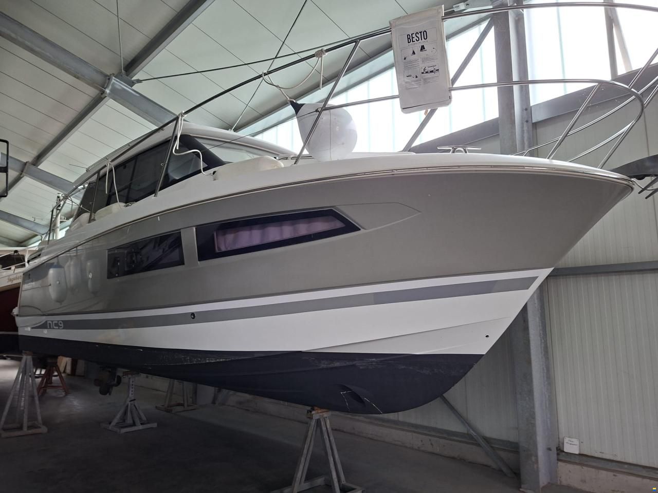 Jeanneau NC 9