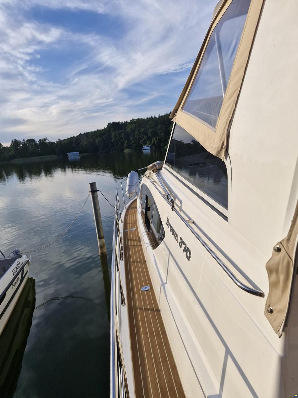 Broom 370