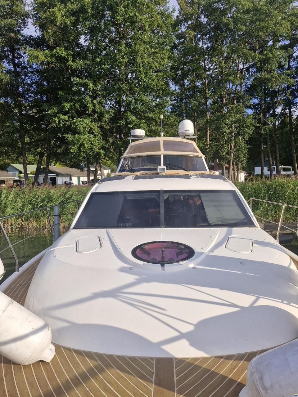 Broom 370