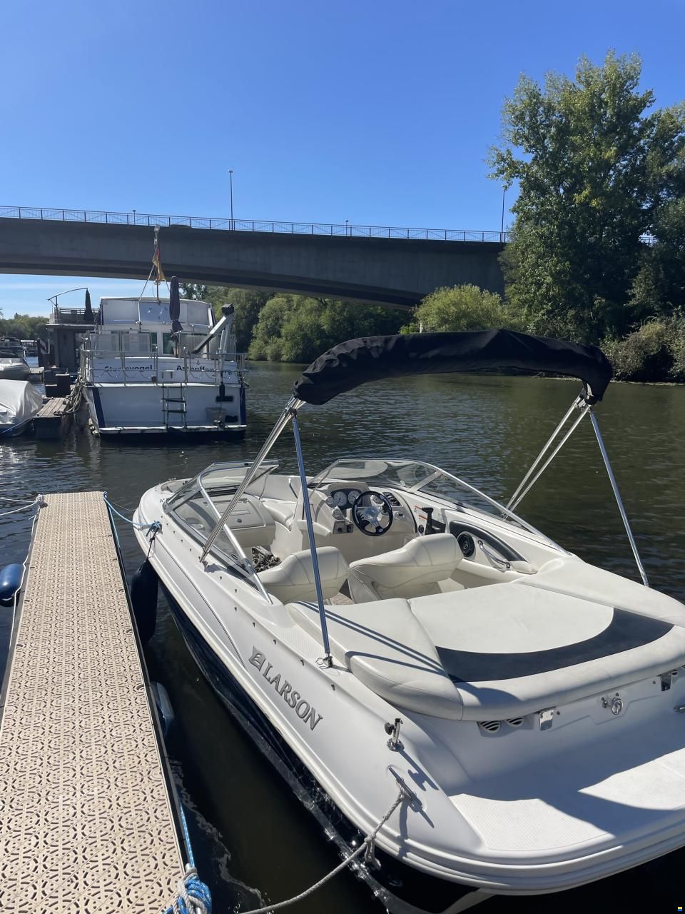 Larson 180 Sport Bowrider