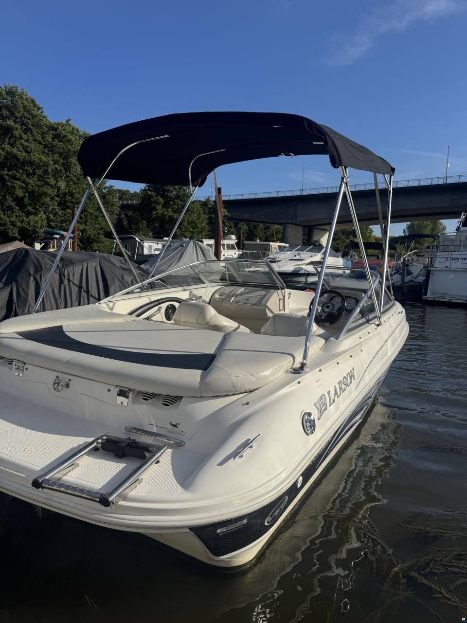 Larson 180 Sport Bowrider